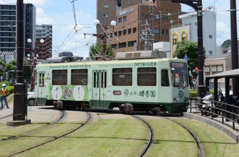 〈詳報〉なぜ？ 市電の前輪と後輪が別々の軌道へ――鹿児島市交通局「脱線ではない」　4時間にわたり一部運転見合わせ